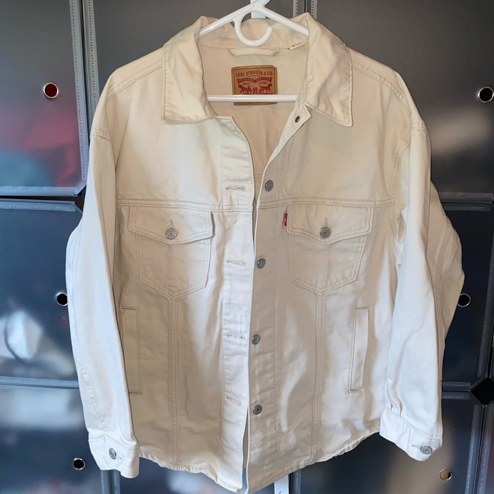 Levi’s Shacket -Denim Shirt Jean Jacket in Natural Denim Color Women's M